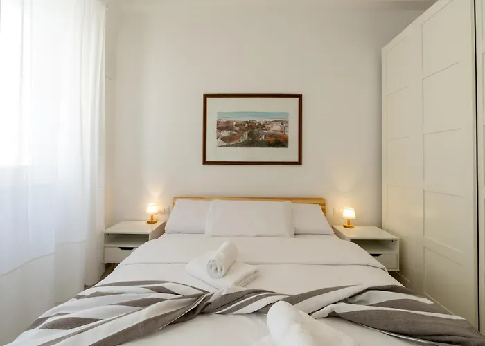 Luxury - Colosseo 10 Min Rom